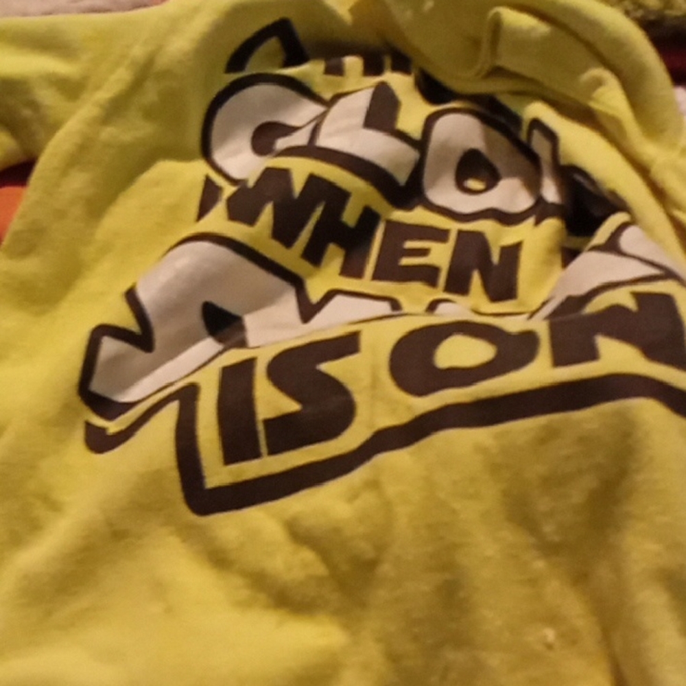 Gildan Yellow and Black Graphic Sweatshirt